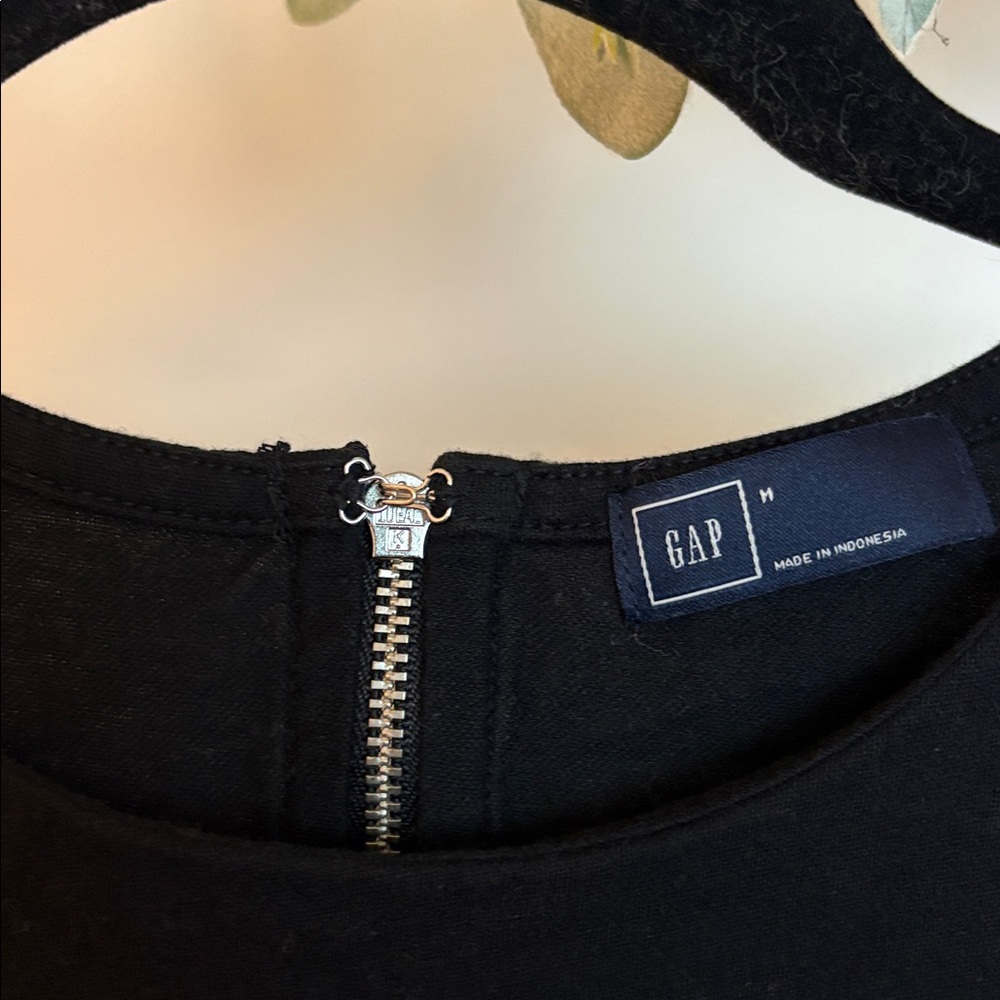Gap shirt - Picture 2 of 3